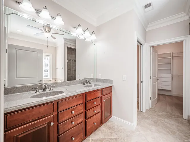 $625,000 | 1469 Woodfield Drive, Newburgh, IN 47630