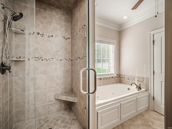 $599,900 | 1469 Woodfield Drive, Newburgh, IN 47630