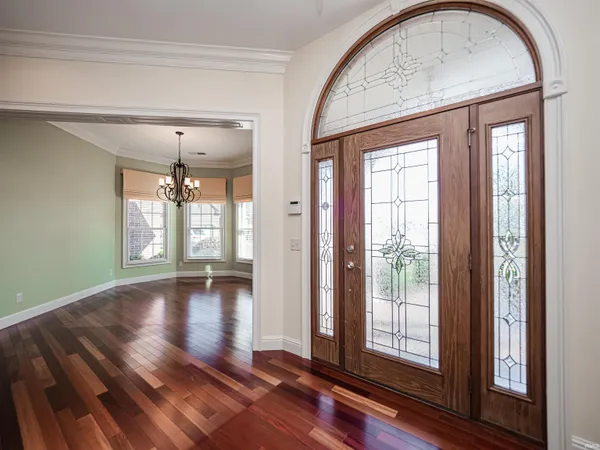 $599,900 | 1469 Woodfield Drive, Newburgh, IN 47630