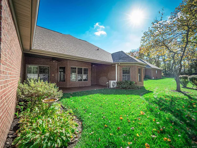 $625,000 | 1469 Woodfield Drive, Newburgh, IN 47630