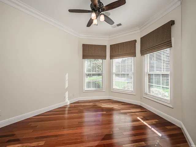 $625,000 | 1469 Woodfield Drive, Newburgh, IN 47630