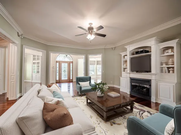 $598,900 | 1469 Woodfield Drive, Newburgh, IN 47630