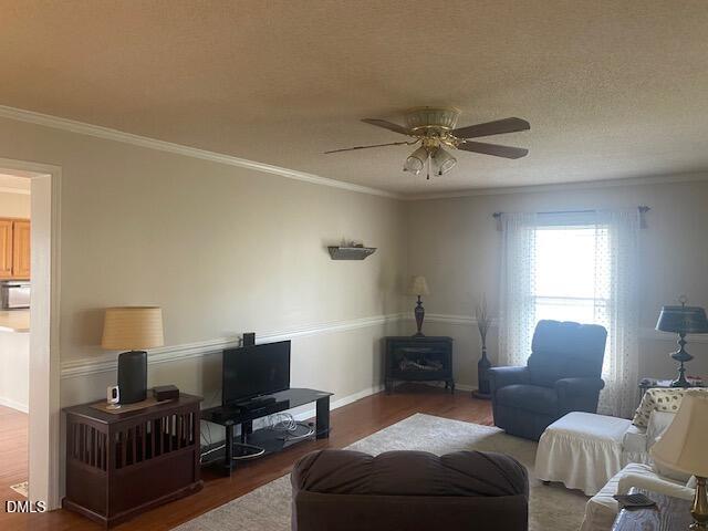 23 South Chaucer Way Kittrell, NC 27544 - Photo 12 of 28 a living room with furniture and a window