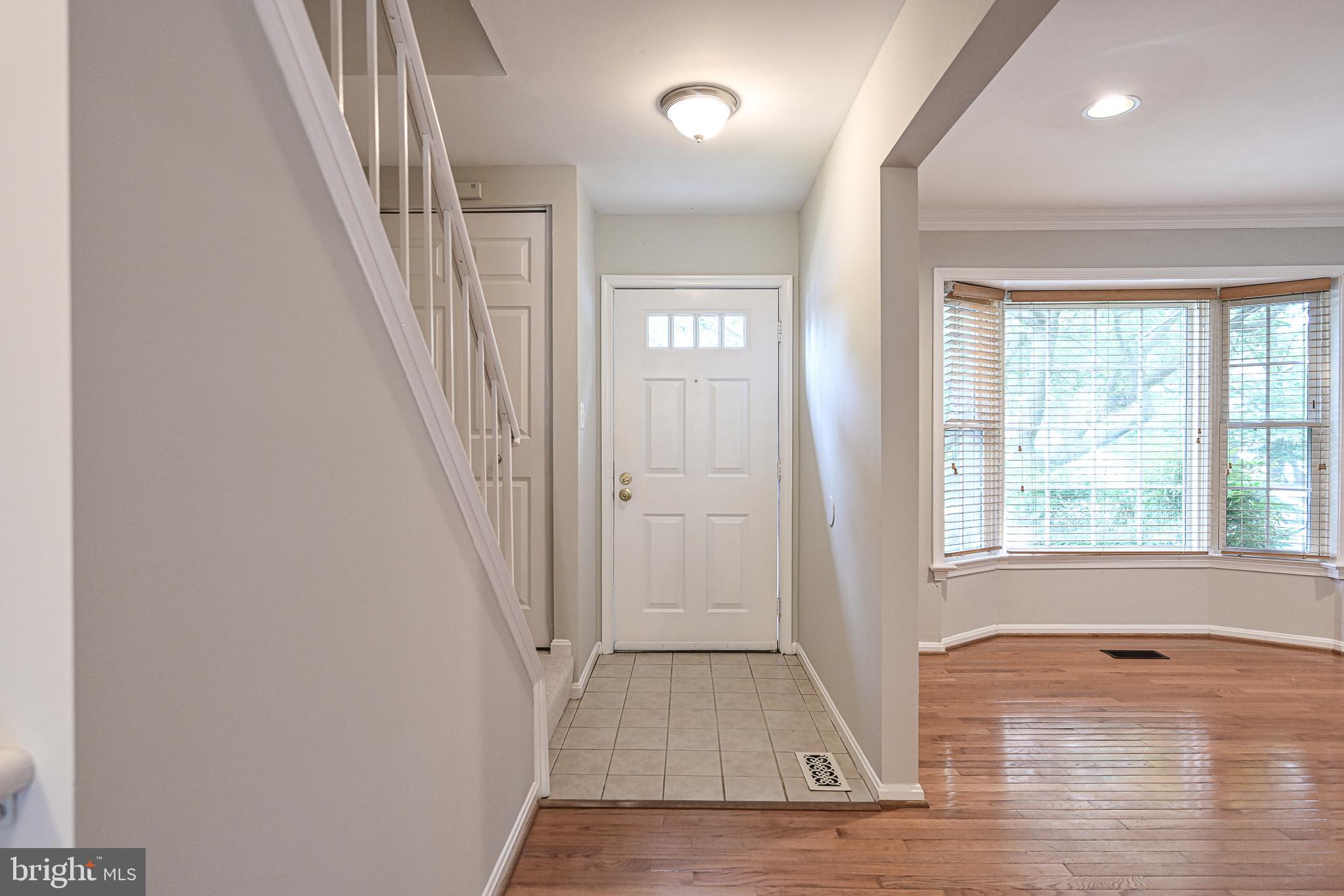 10283 Latney Road Fairfax, VA 22032 - Photo 2 of 40