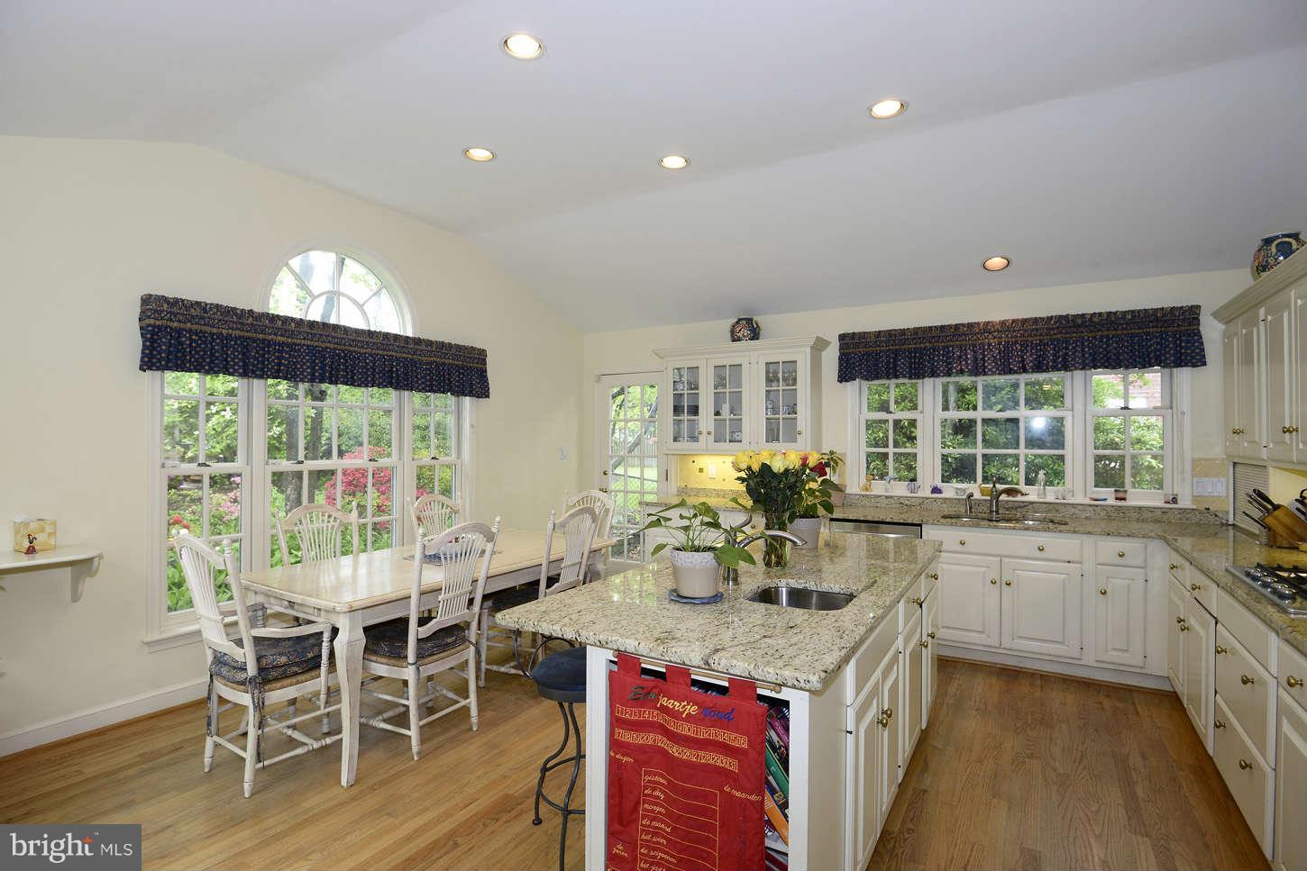 5606 Harwick Road Bethesda, MD 20816 - Photo 11 of 30 Kitchen