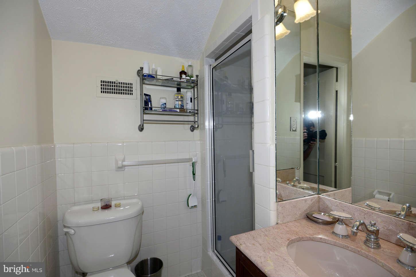 5606 Harwick Road Bethesda, MD 20816 - Photo 18 of 30 Bath