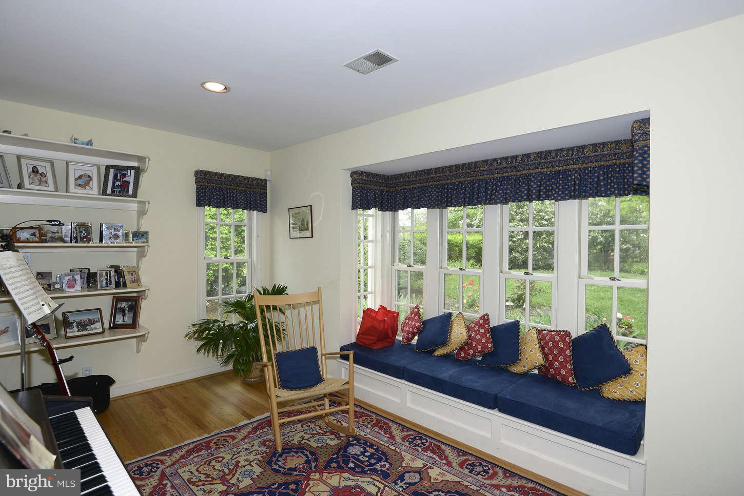 5606 Harwick Road Bethesda, MD 20816 - Photo 5 of 30 Interior (General)