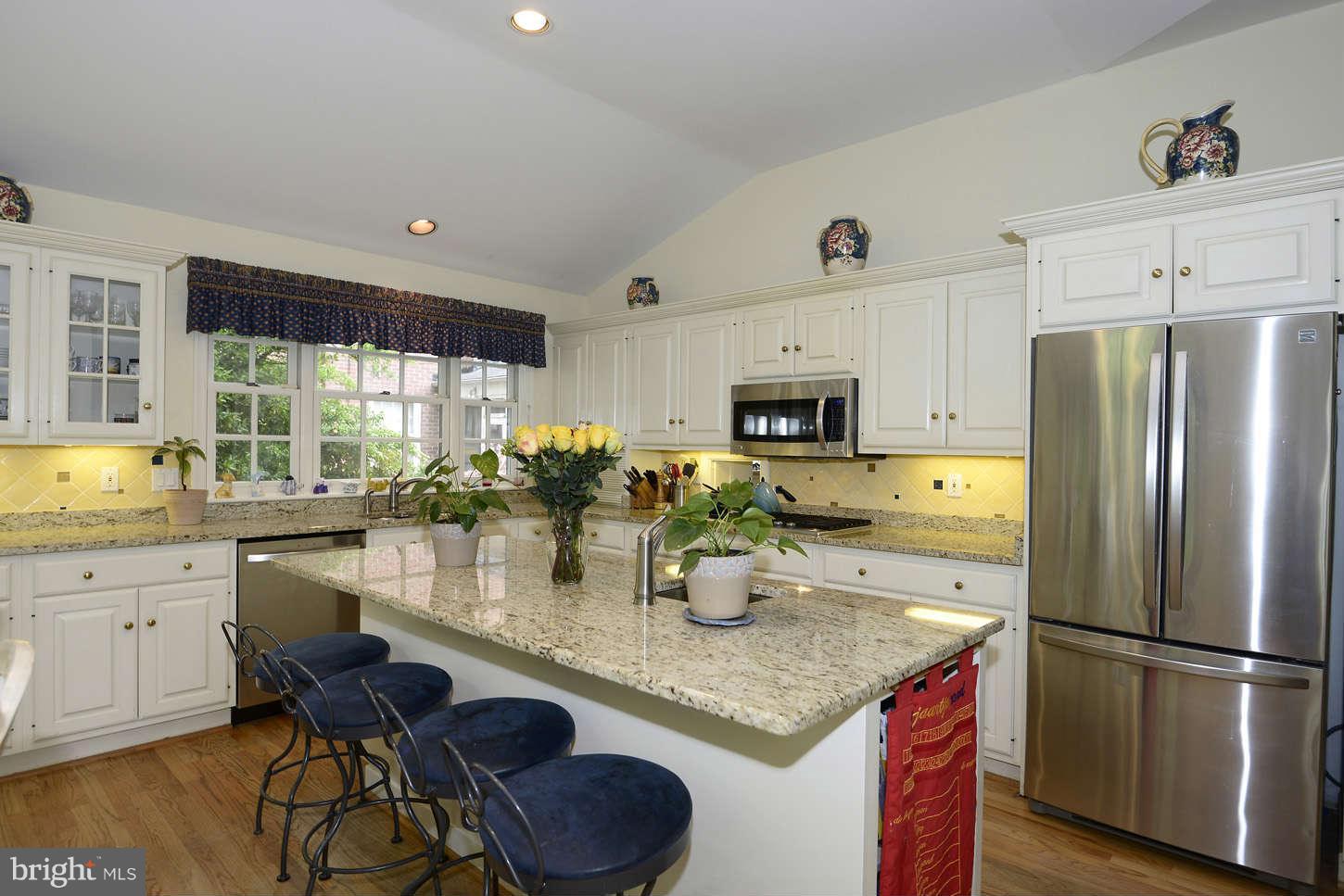 5606 Harwick Road Bethesda, MD 20816 - Photo 8 of 30 Kitchen