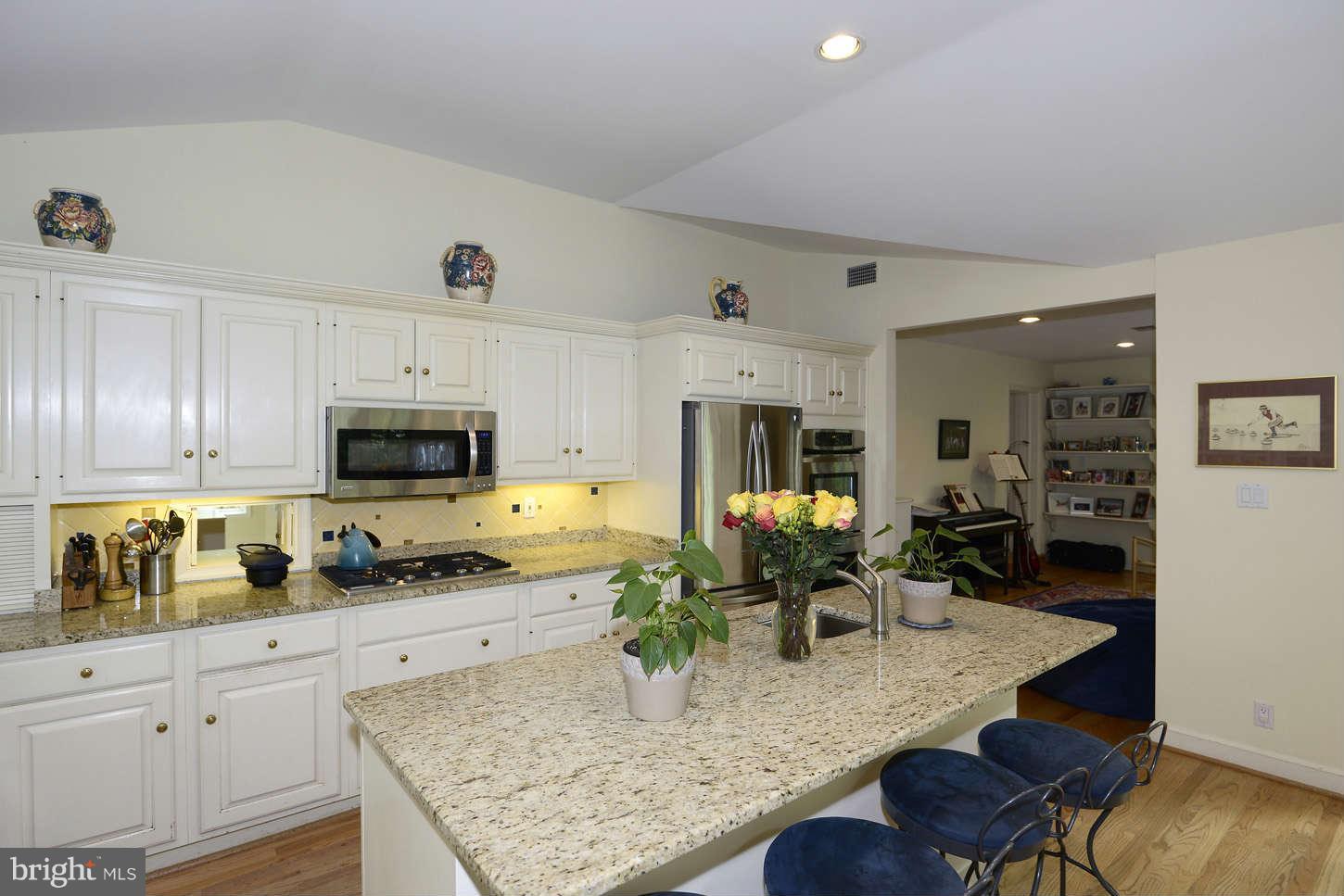 5606 Harwick Road Bethesda, MD 20816 - Photo 9 of 30 Kitchen