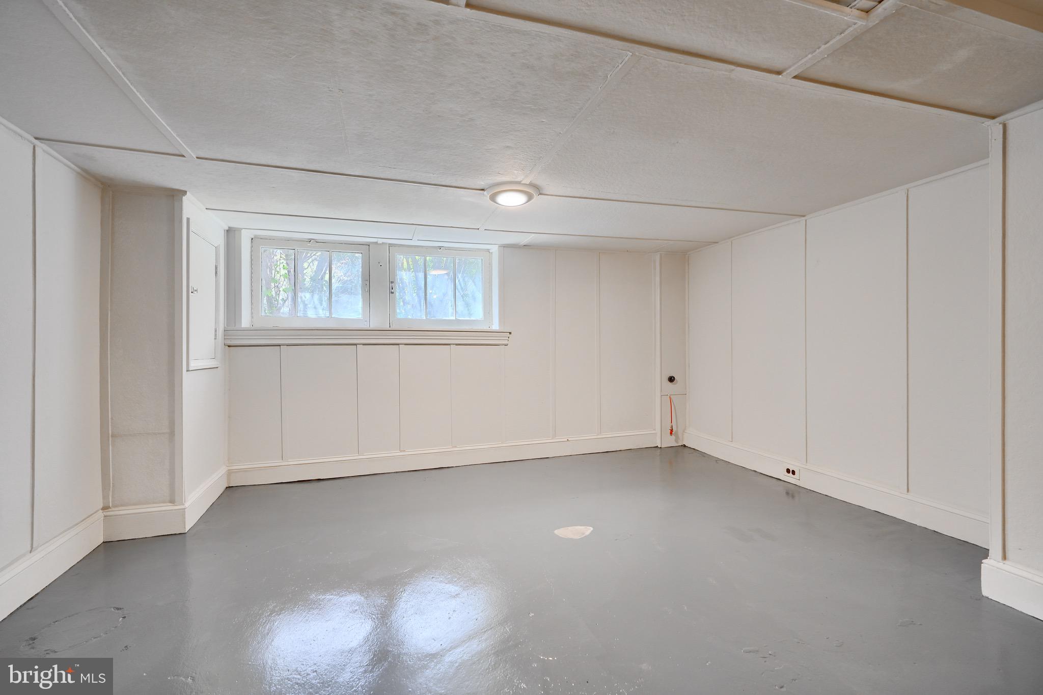 3753 Keswick Road Baltimore, MD 21211 - Photo 27 of 36 an empty room with windows