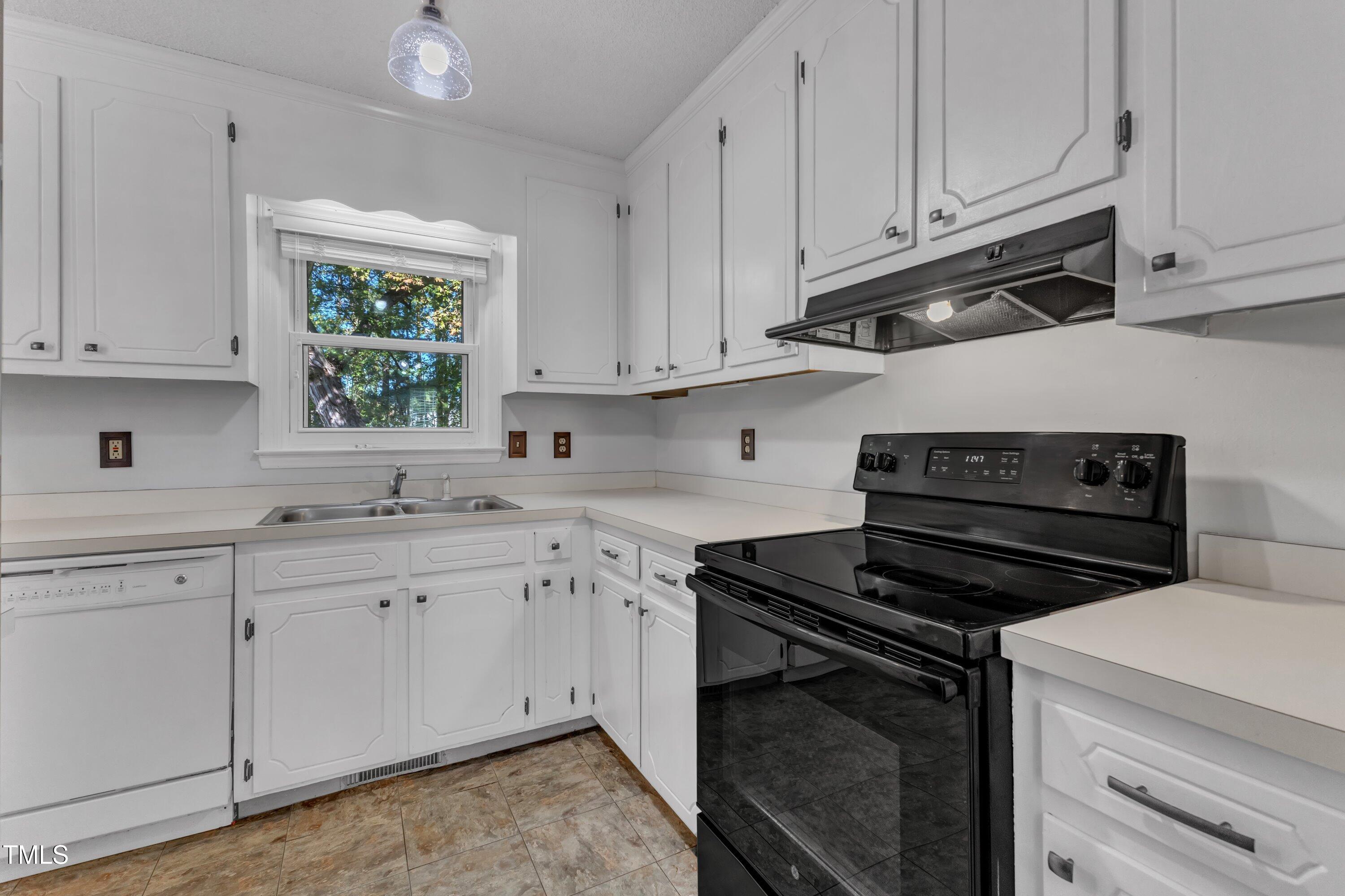 3701 Castlegate Drive Raleigh, NC 27616 - Photo 6 of 19 19-3701 Castlegate-25