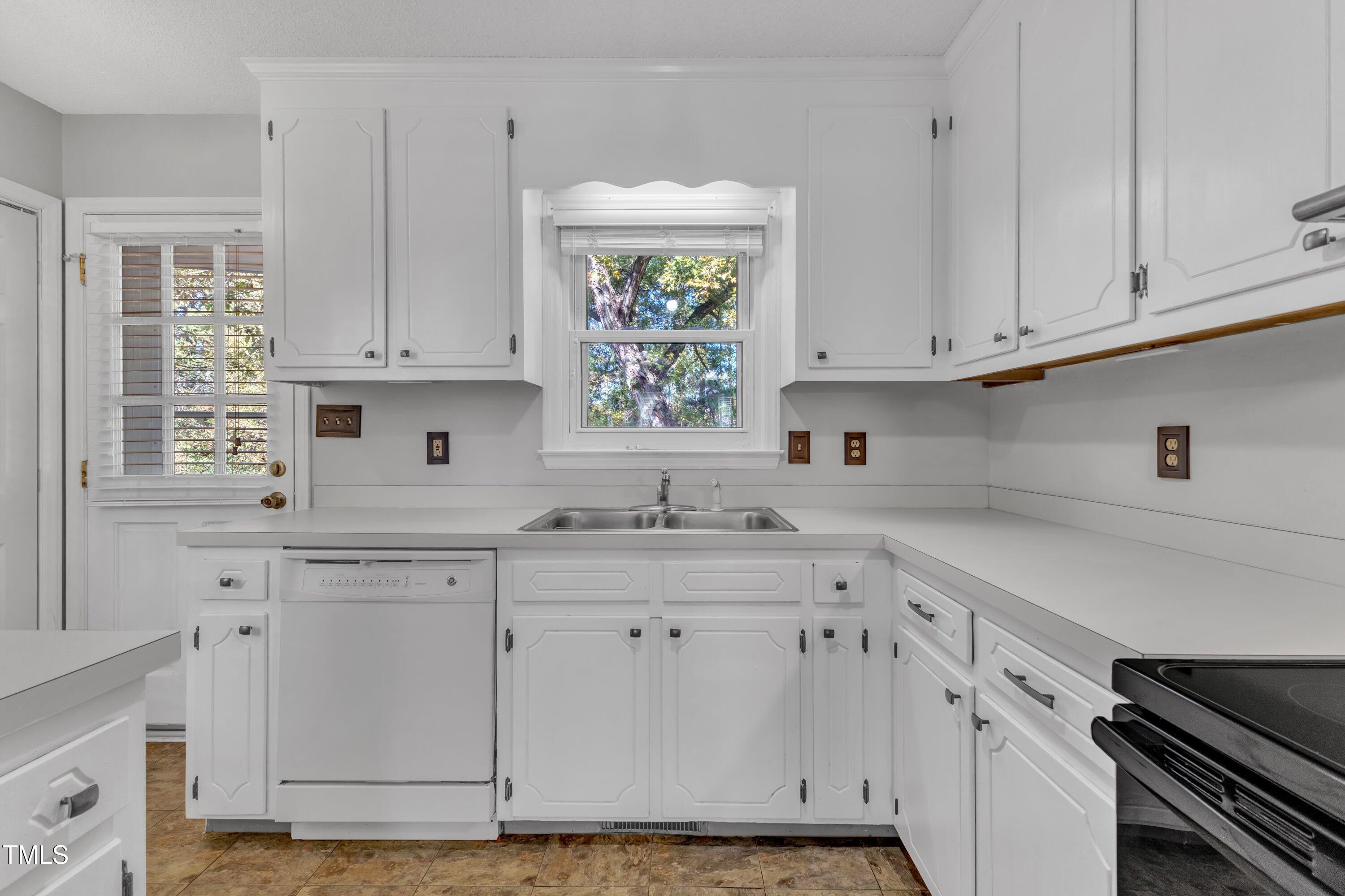 3701 Castlegate Drive Raleigh, NC 27616 - Photo 7 of 19 20-3701 Castlegate-26