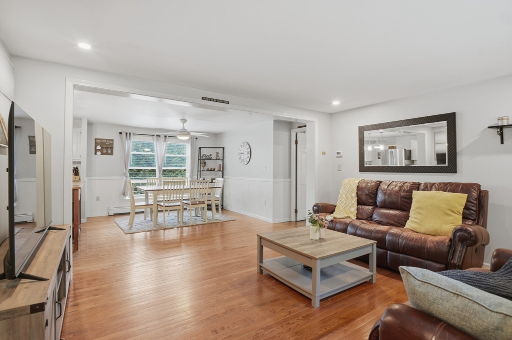 23 Oakmont Street Webster, MA 01570 - Photo 4 of 40