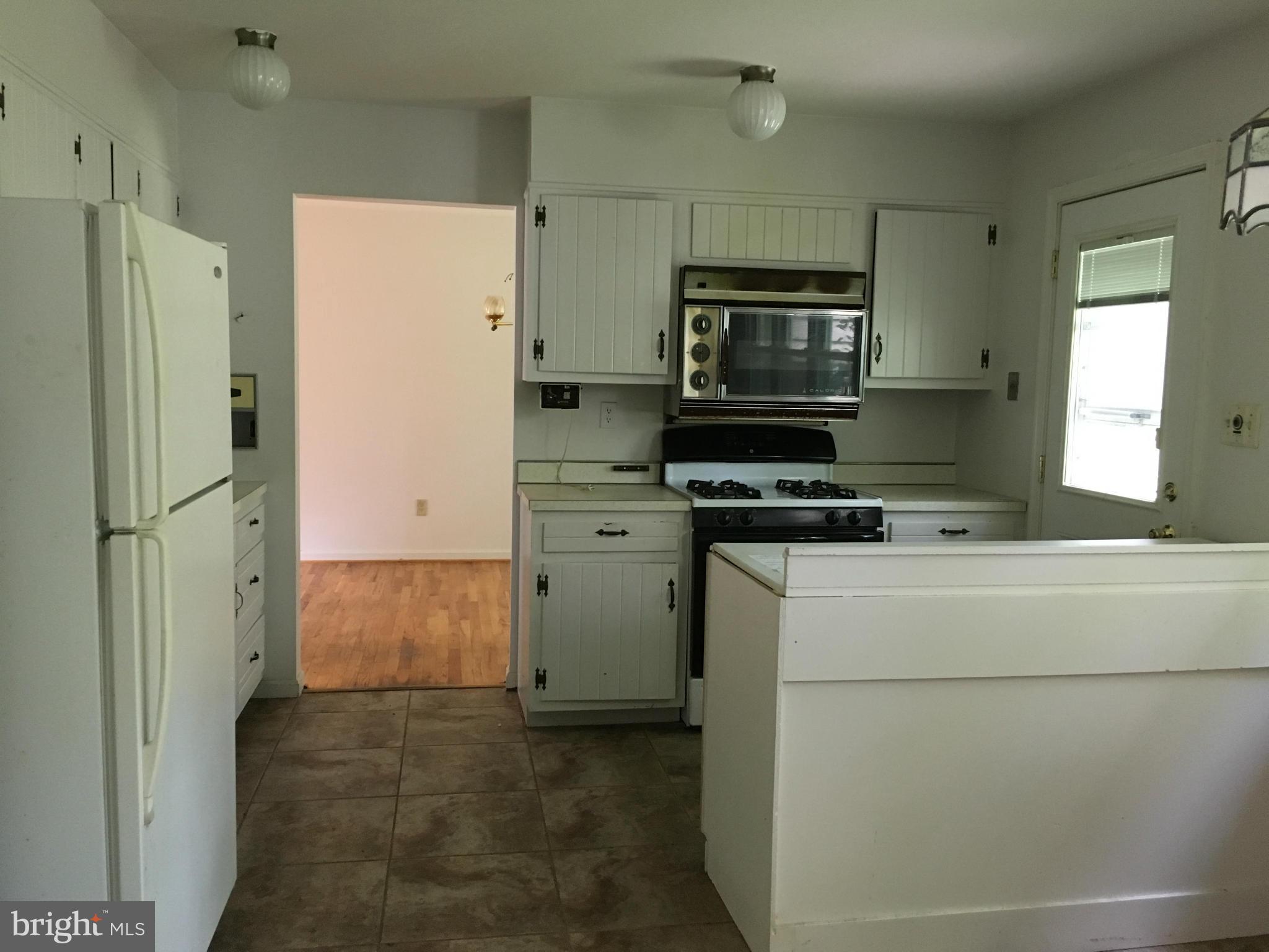 1308 Canyon Road Silver Spring, MD 20904 - Photo 11 of 30 Kitchen