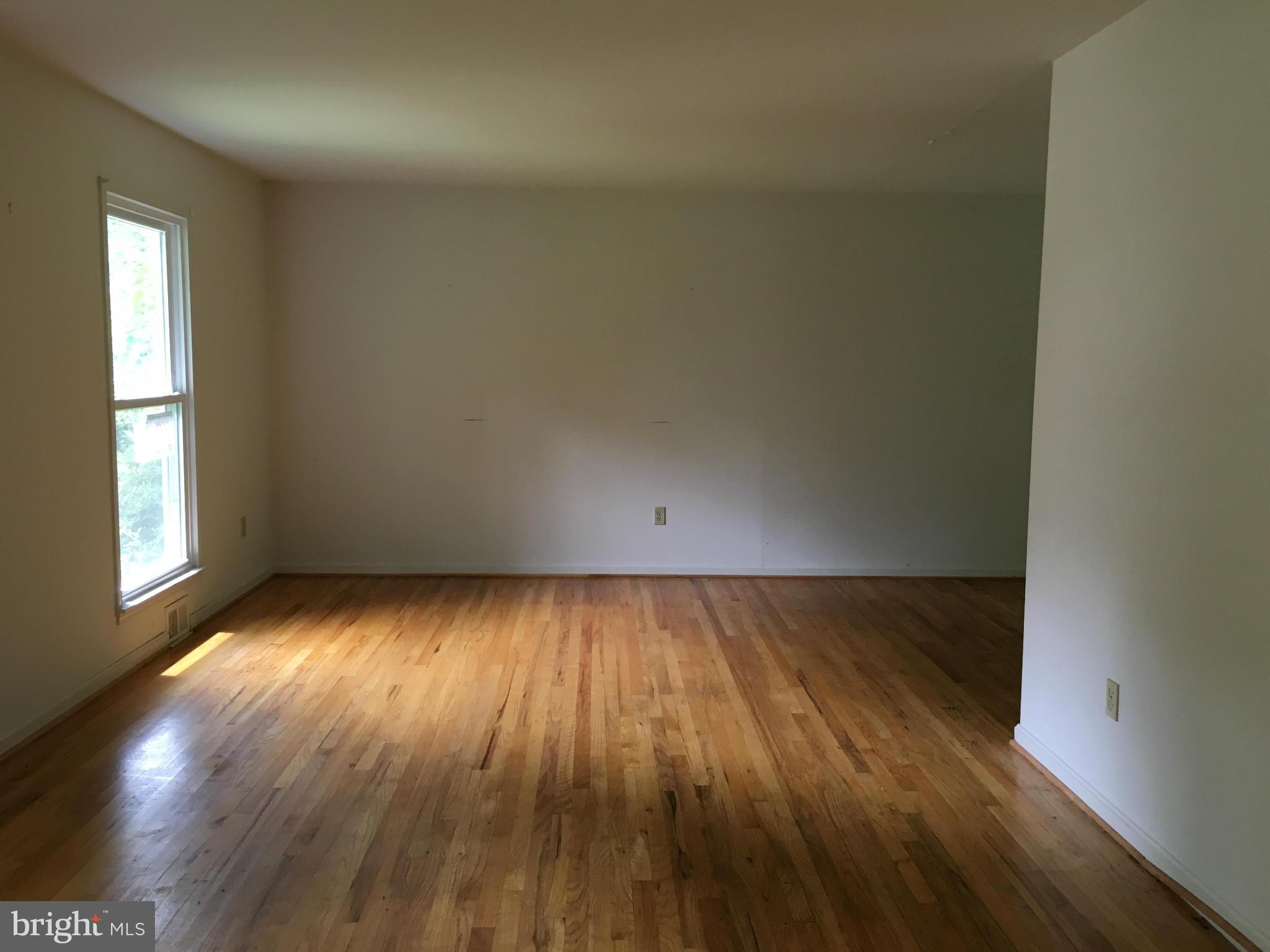 1308 Canyon Road Silver Spring, MD 20904 - Photo 7 of 30 Living Room