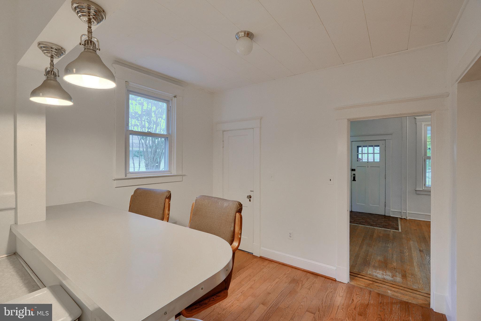 423 Westgate Road Baltimore, MD 21229 - Photo 11 of 40