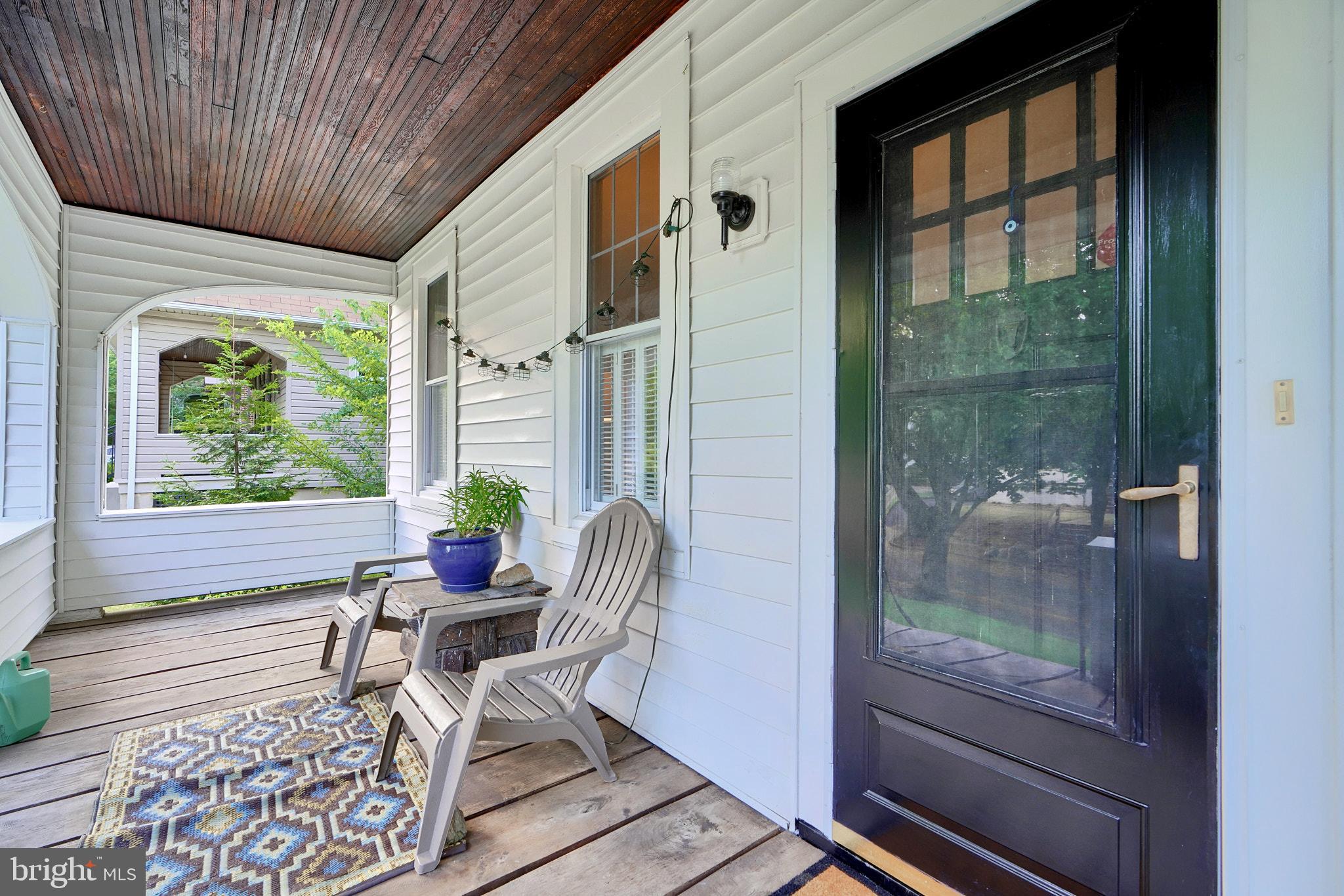423 Westgate Road Baltimore, MD 21229 - Photo 4 of 40