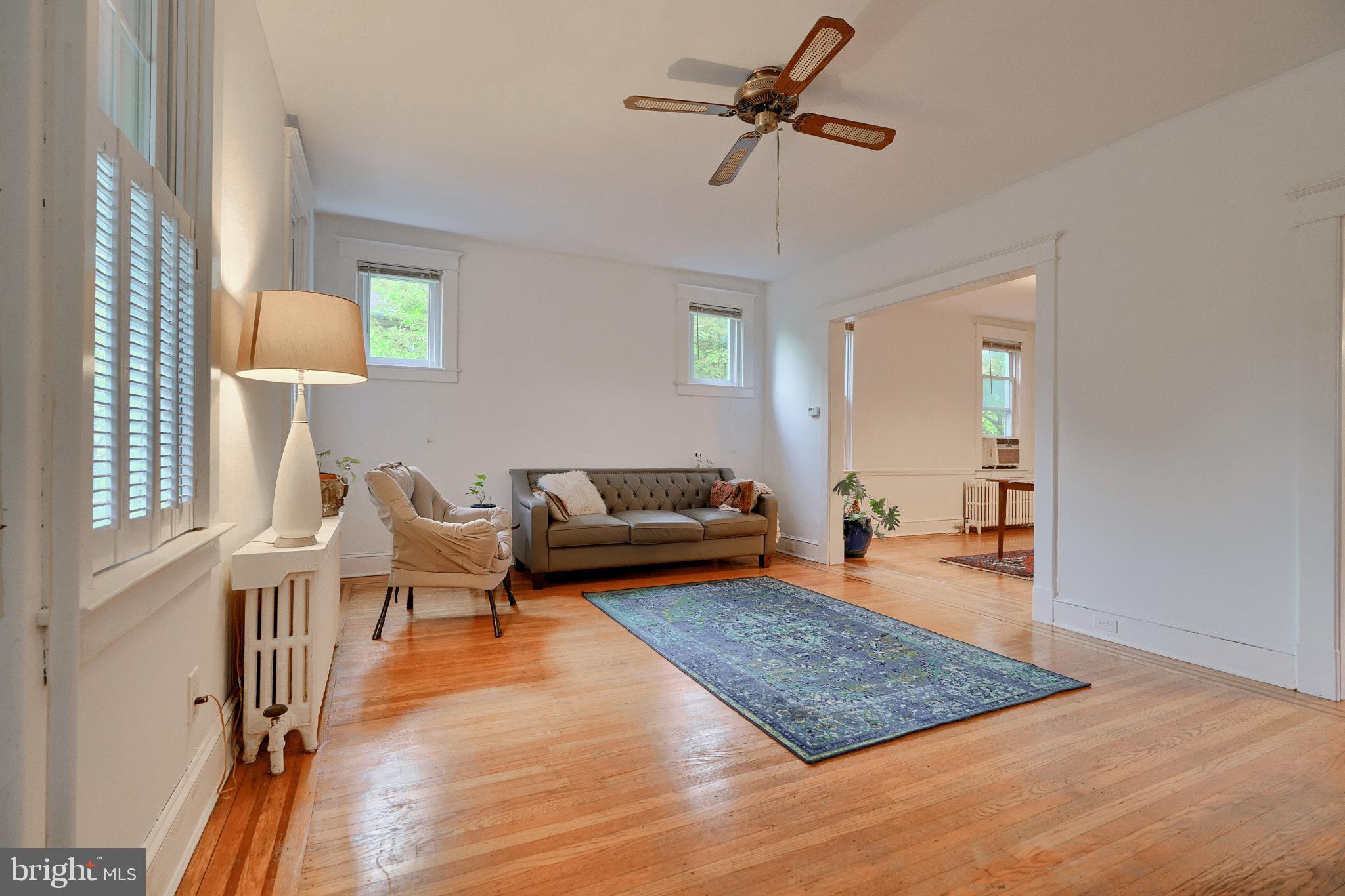 423 Westgate Road Baltimore, MD 21229 - Photo 5 of 40