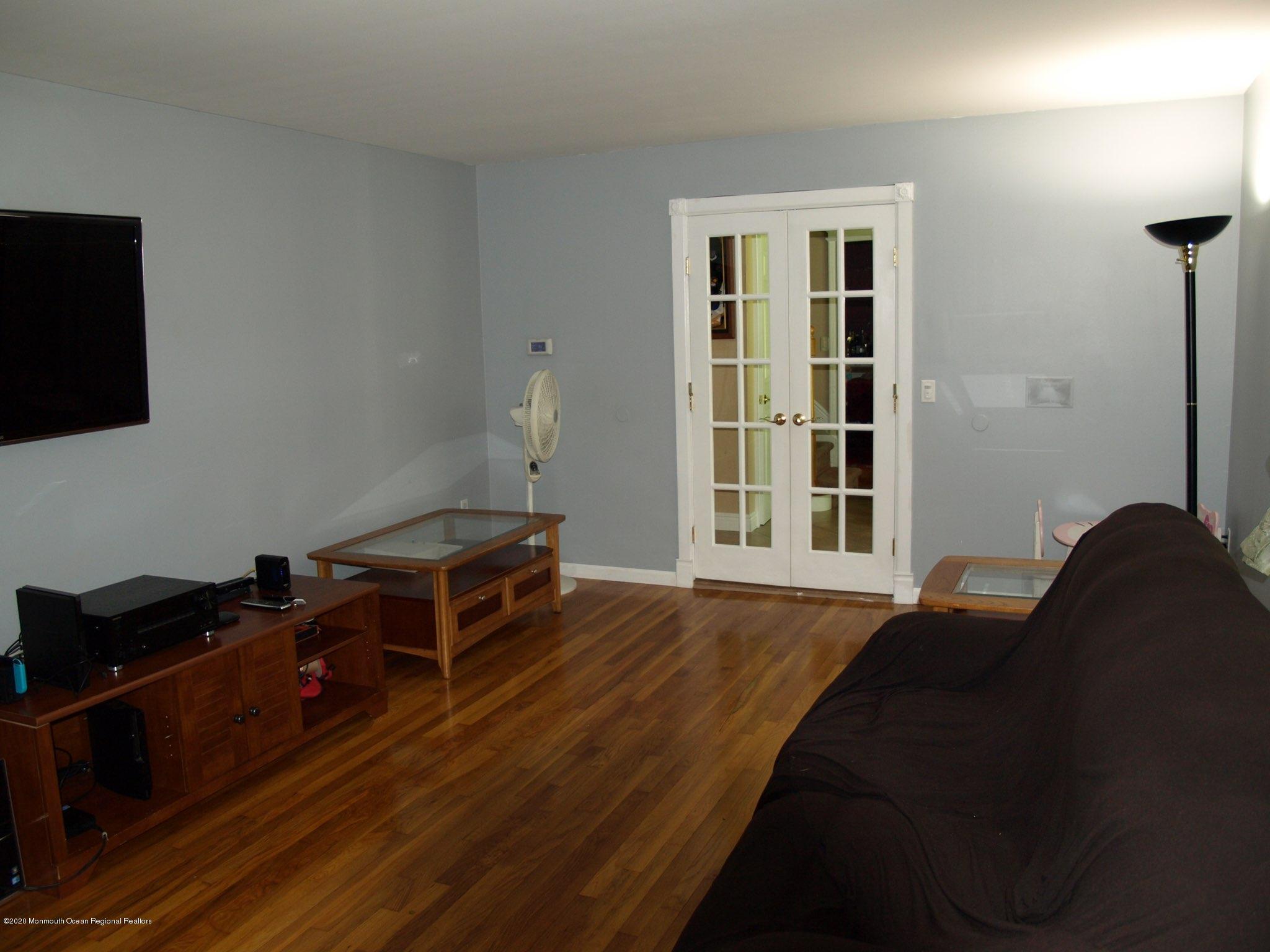 138 Frank Applegate Road Jackson, NJ 08527 - Photo 25 of 47 a bedroom with a bed and a window