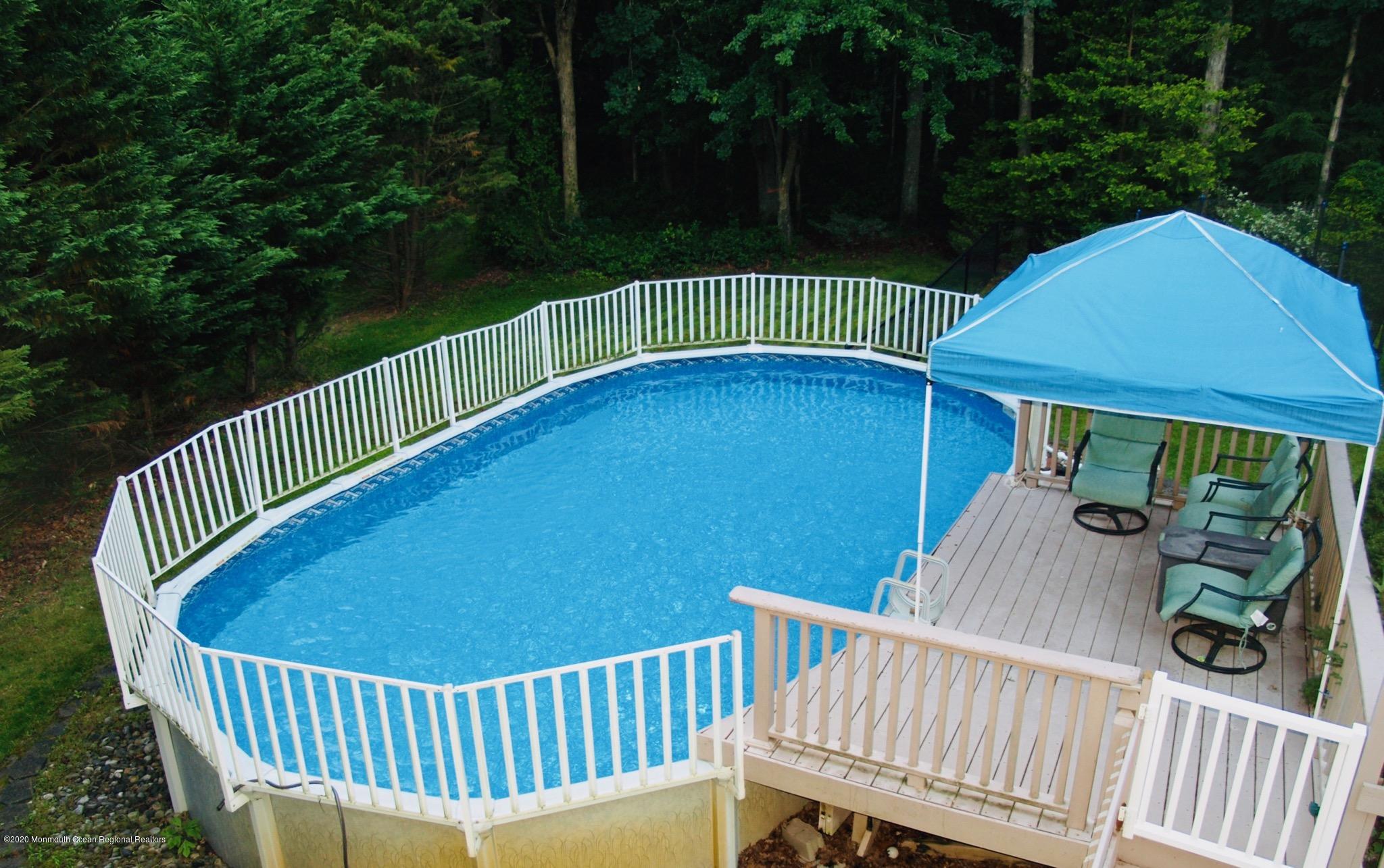 138 Frank Applegate Road Jackson, NJ 08527 - Photo 45 of 47 a view of a balcony with furniture