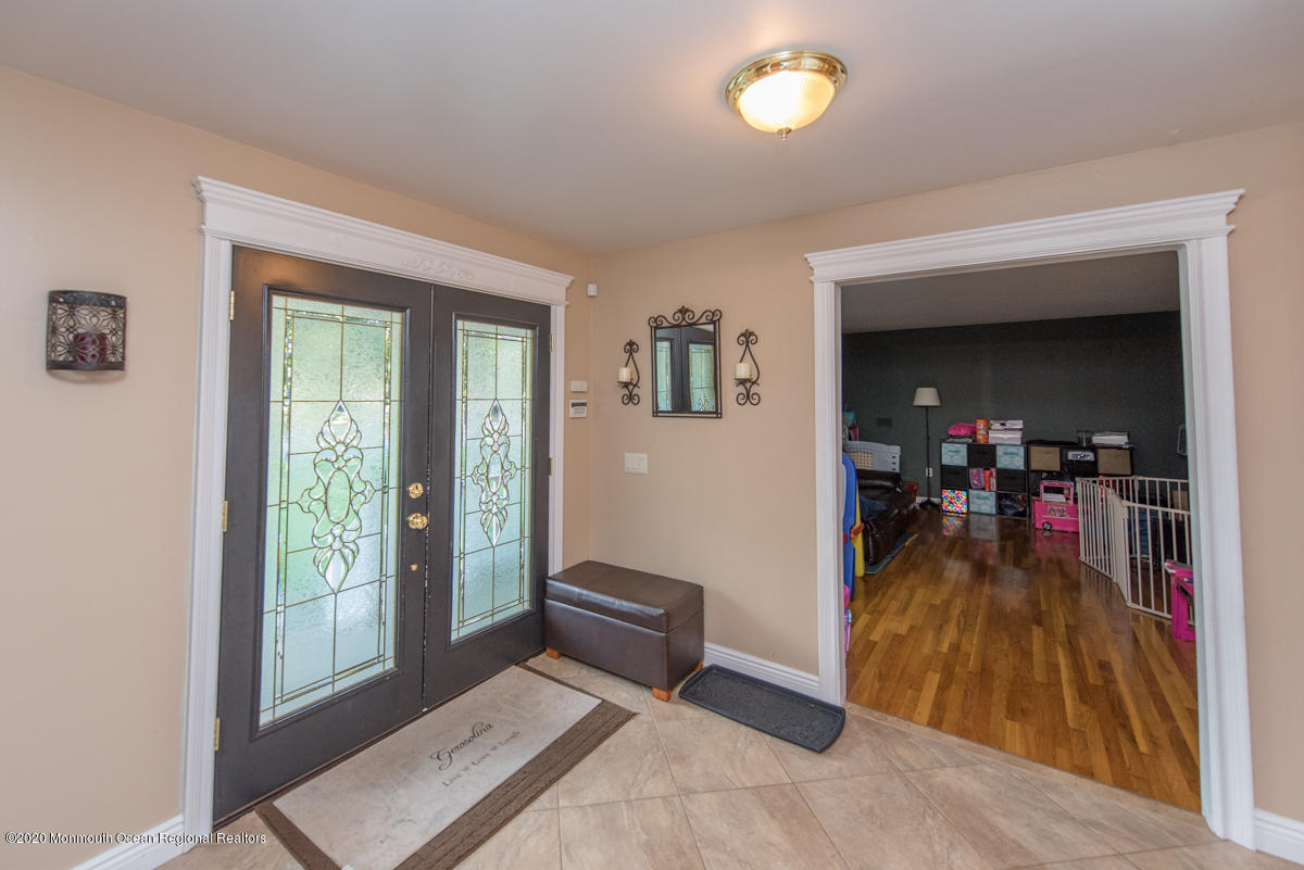 138 Frank Applegate Road Jackson, NJ 08527 - Photo 7 of 47 a view of a livingroom with furniture and a window