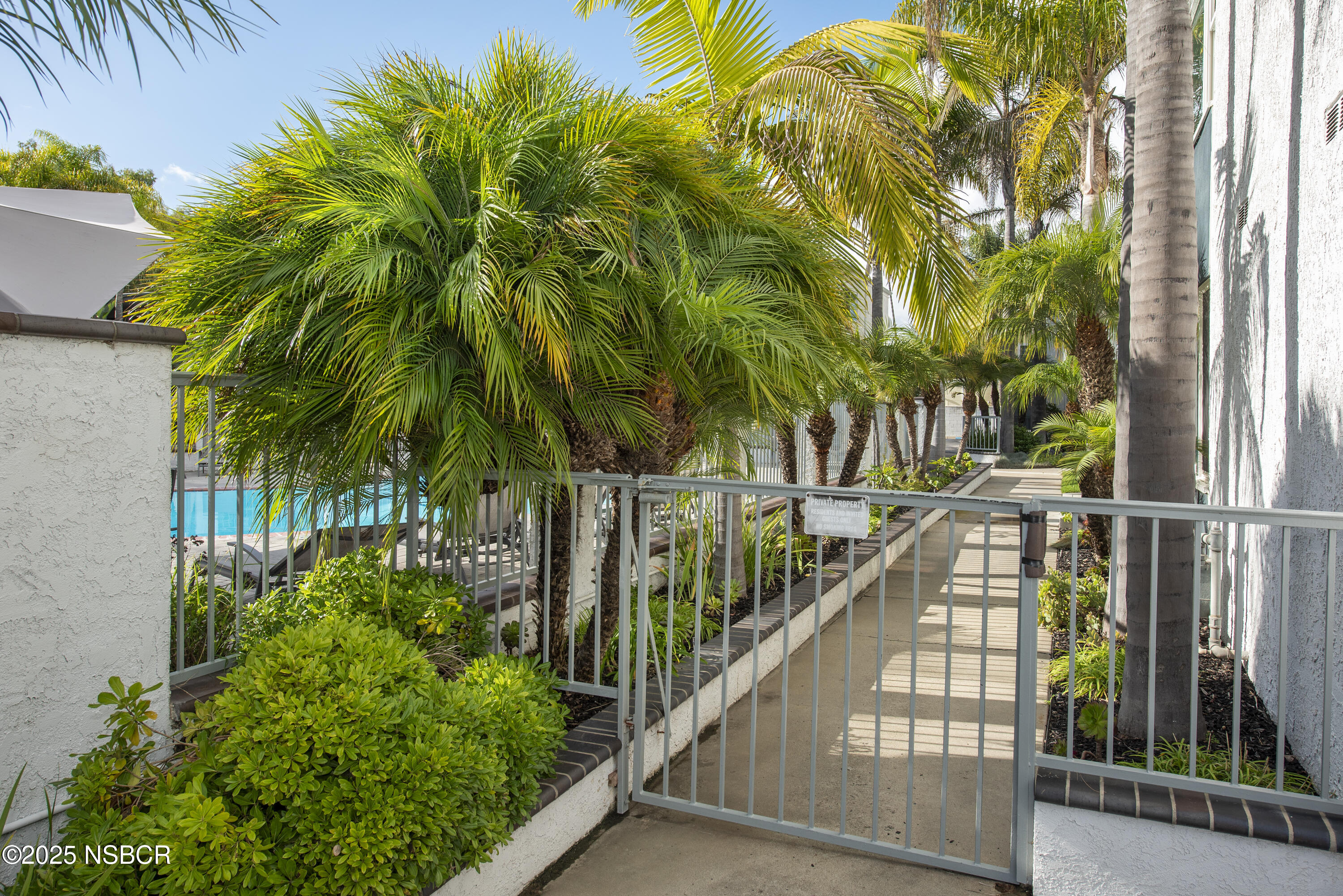 4880 Sandyland Road, Unit 11 Carpinteria, CA 93013 - Photo 15 of 28 Gate