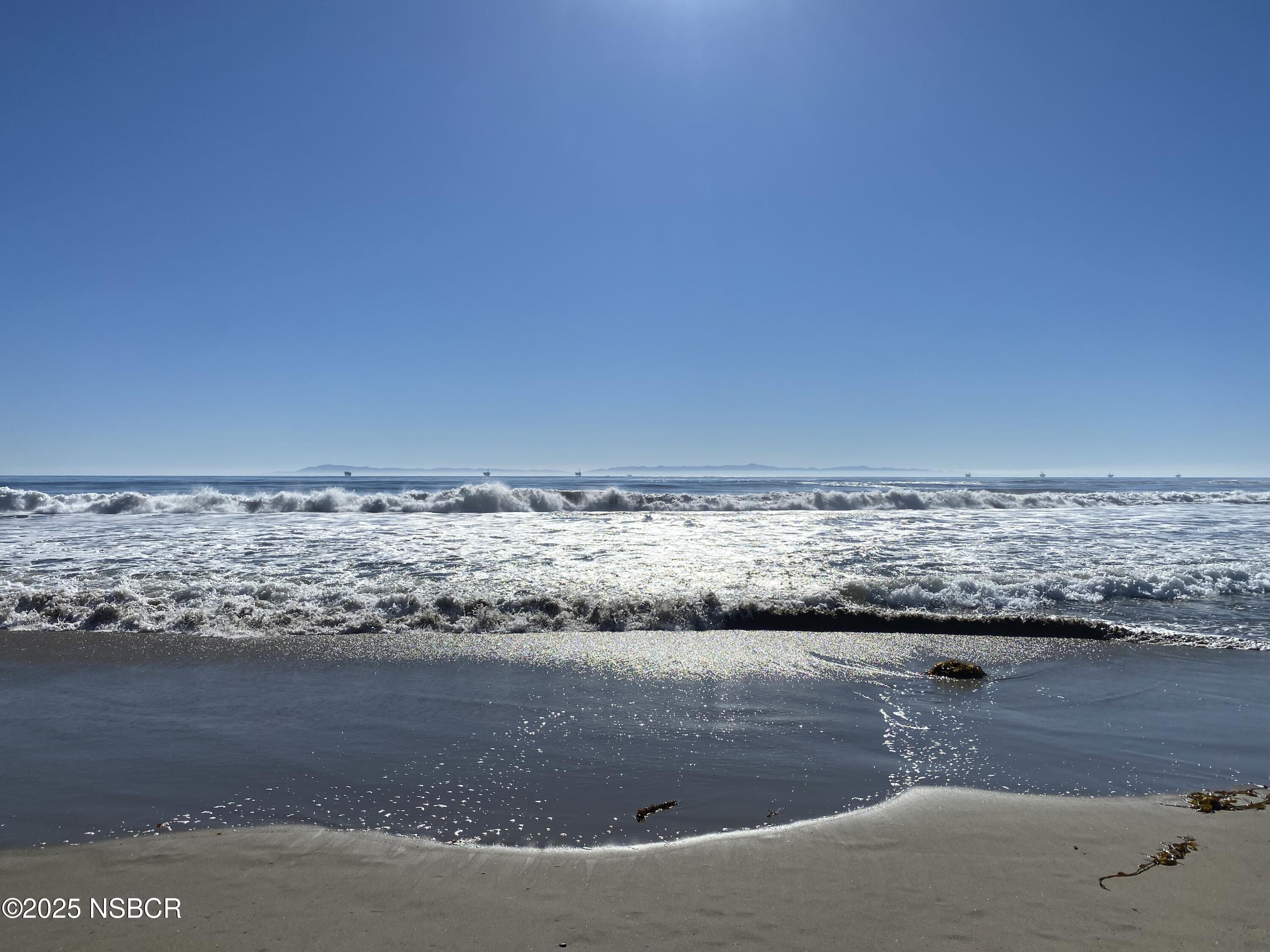 4880 Sandyland Road, Unit 11 Carpinteria, CA 93013 - Photo 25 of 28 Beach 2