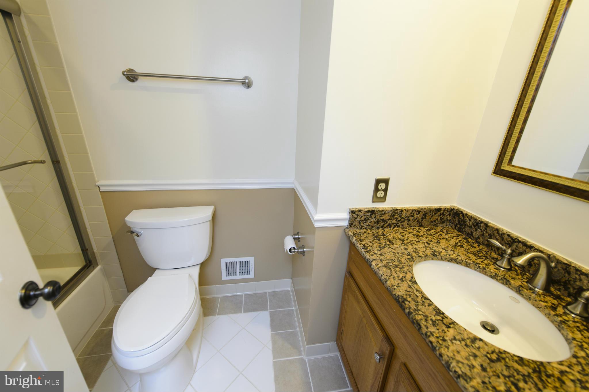 7900 Viola Street Springfield, VA 22152 - Photo 21 of 26 Bath
