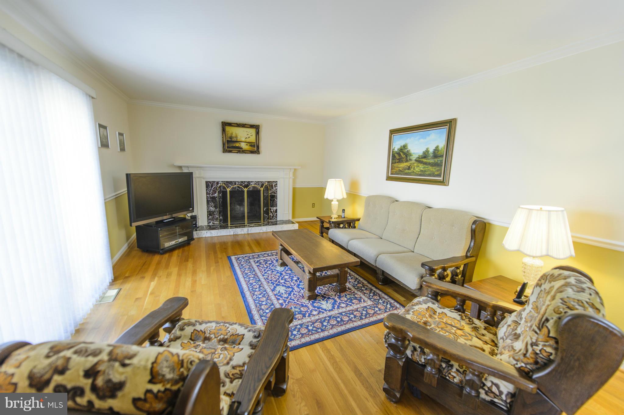 7900 Viola Street Springfield, VA 22152 - Photo 7 of 26 Family Room
