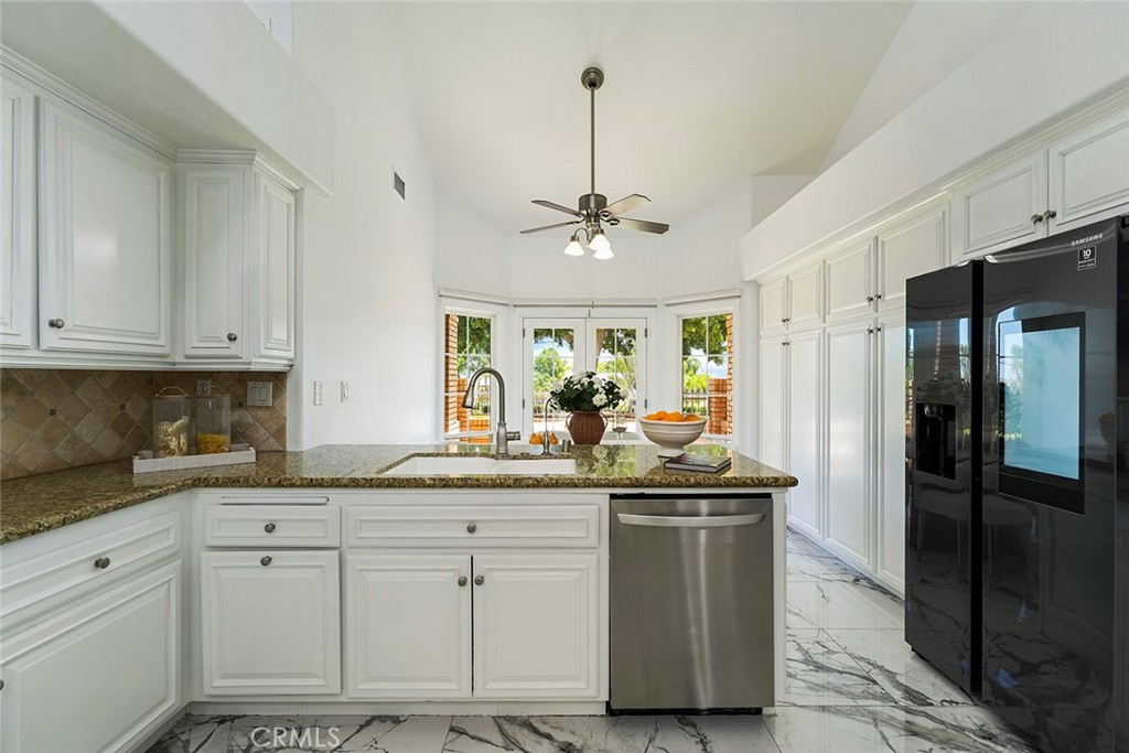 2785 State Street Corona, CA 92881 - Photo 18 of 149