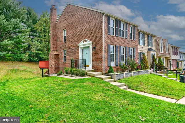 front view of house with a yard
