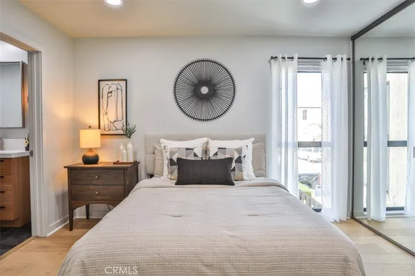 $1,225,000 | 5322 Marina Pacifica Drive South, Long Beach, CA 90803