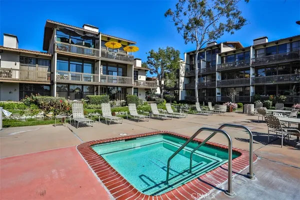 $1,225,000 | 5322 Marina Pacifica Drive South, Long Beach, CA 90803