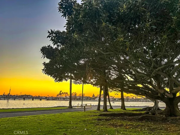 $1,225,000 | 5322 Marina Pacifica Drive South, Long Beach, CA 90803