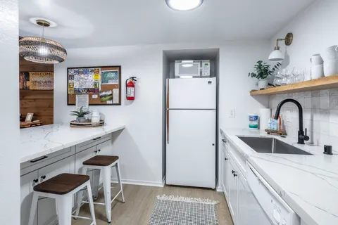 $699,000 | 2289 Sierra Nevada Road, Unit J8, Mammoth Lakes, CA 93546