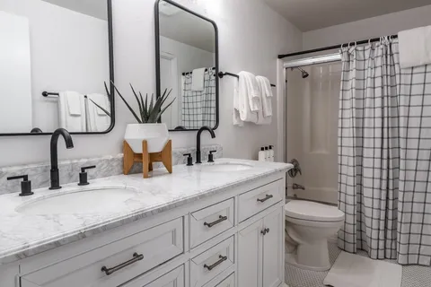 $699,000 | 2289 Sierra Nevada Road, Unit J8, Mammoth Lakes, CA 93546