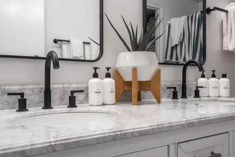 $699,000 | 2289 Sierra Nevada Road, Unit J8, Mammoth Lakes, CA 93546