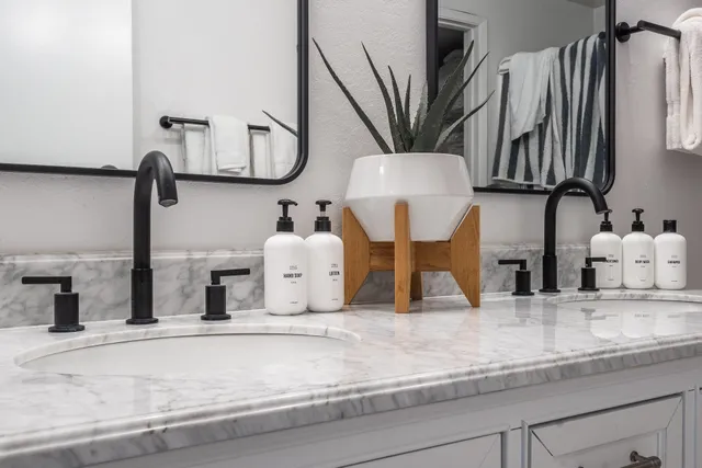 $699,000 | 2289 Sierra Nevada Road, Unit J8, Mammoth Lakes, CA 93546