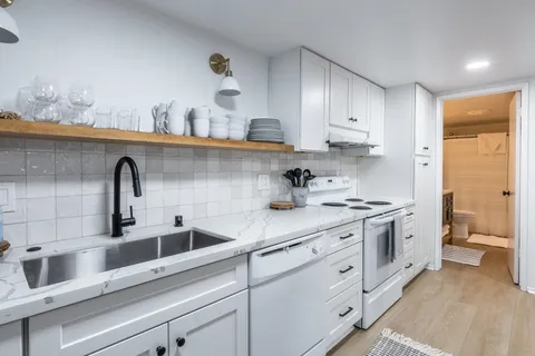 $699,000 | 2289 Sierra Nevada Road, Unit J8, Mammoth Lakes, CA 93546