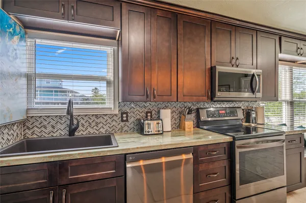 $475,000 | 1643 Dick Bay Street, Dickinson, TX 77539