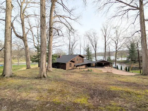 $525,000 | 1859 White Oak Lane, Martinsville, IN 46151