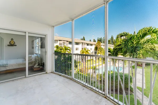 $6,000 | 800 East Camino Real, Unit 309, Boca Raton, FL 33432