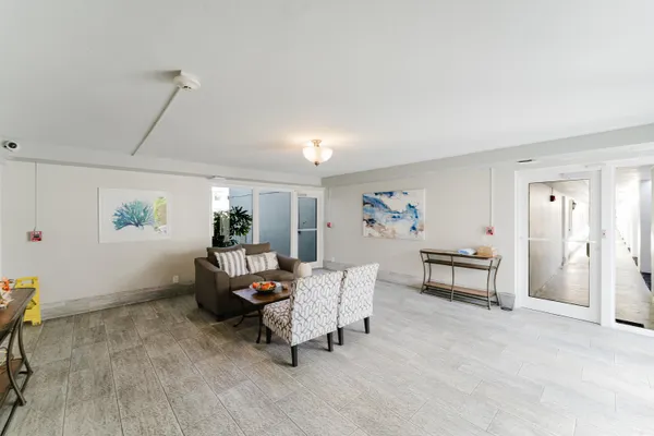 $6,000 | 800 East Camino Real, Unit 309, Boca Raton, FL 33432