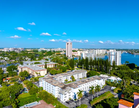 $6,000 | 800 East Camino Real, Unit 309, Boca Raton, FL 33432