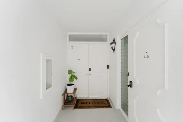 $6,000 | 800 East Camino Real, Unit 309, Boca Raton, FL 33432