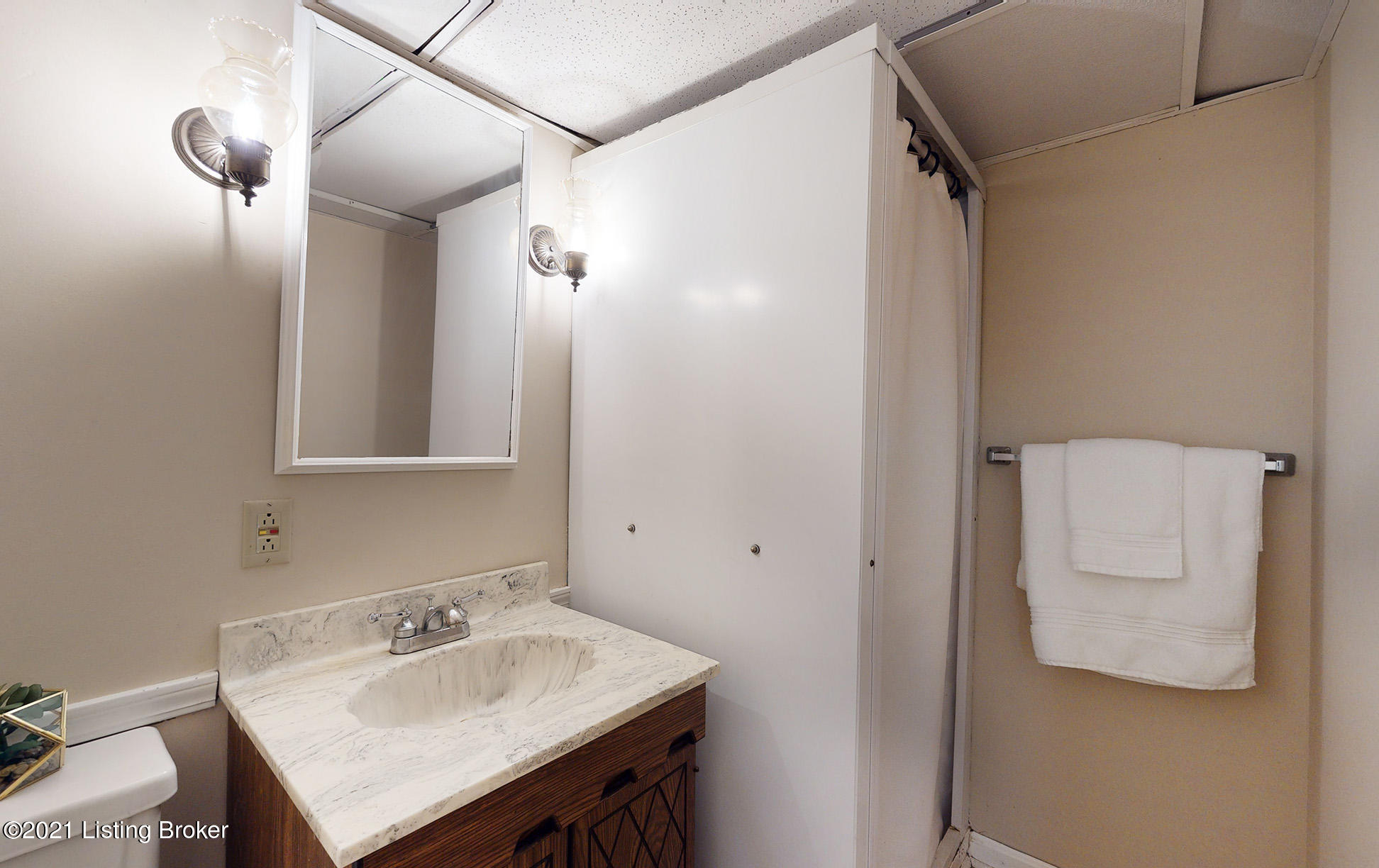4242 Middlebrook Road Louisville, KY 40207 - Photo 46 of 57 4242-Middlebrook-Rd-20210324-049