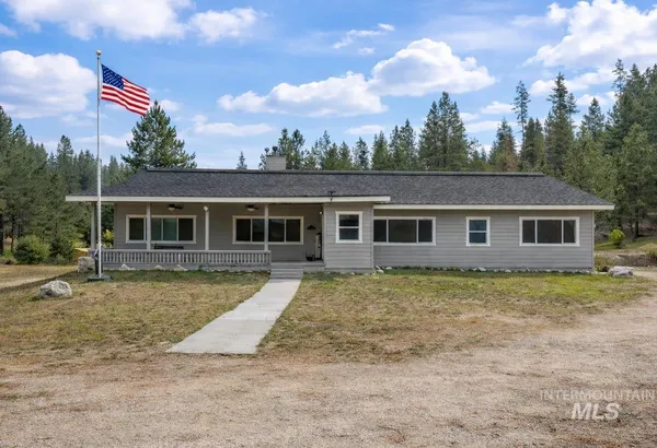 $725,000 | 1126 Banks Lowman Road, Garden Valley, ID 83622