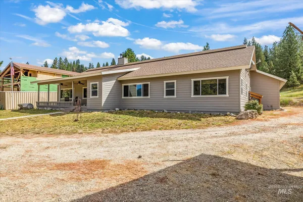 $725,000 | 1126 Banks Lowman Road, Garden Valley, ID 83622