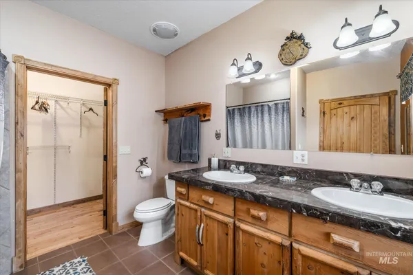 $699,900 | 1126 Banks Lowman Road, Garden Valley, ID 83622