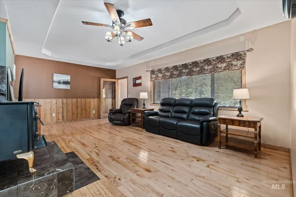 $725,000 | 1126 Banks Lowman Road, Garden Valley, ID 83622